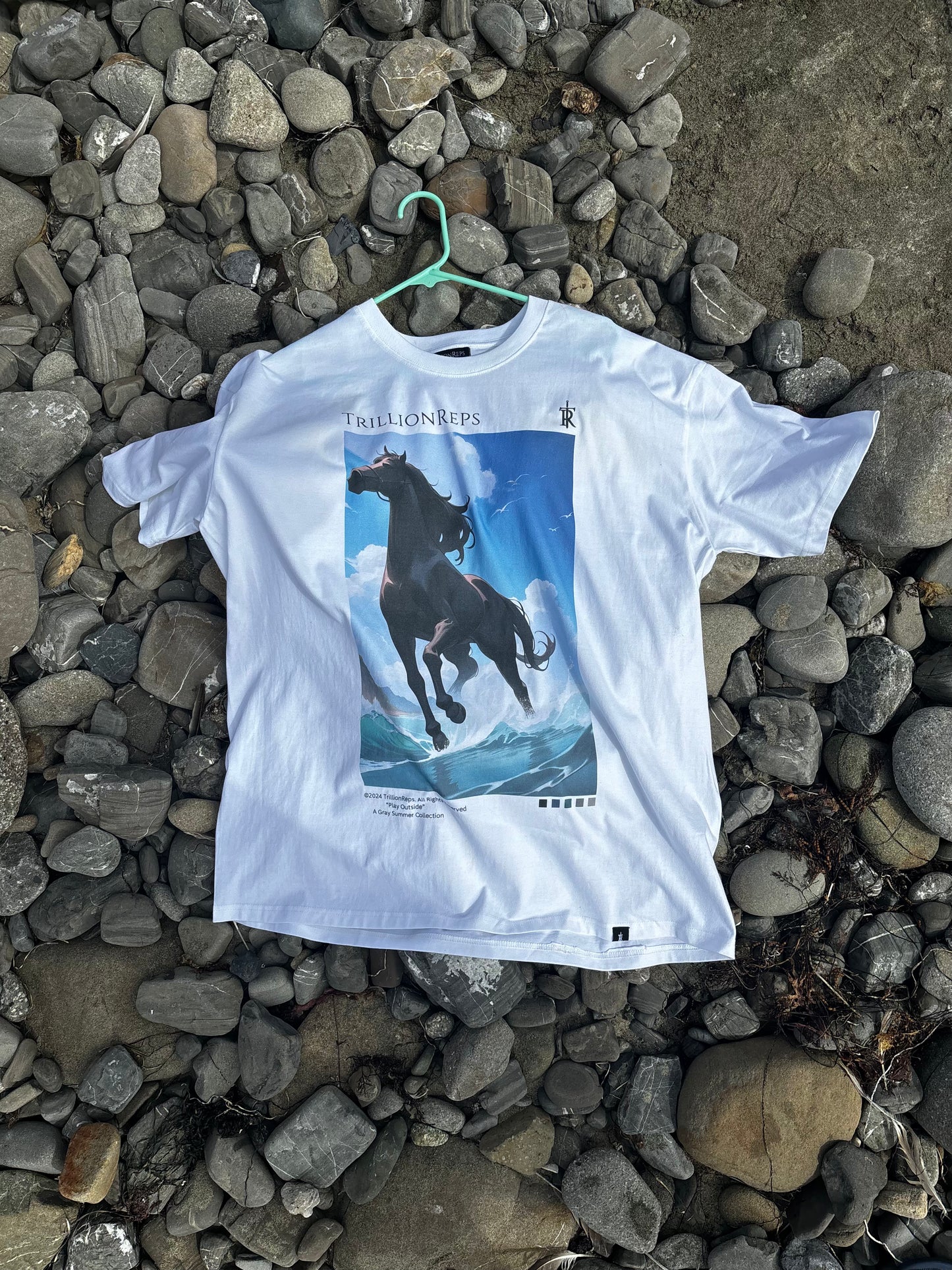 [Play Outside] Graphic T-Shirt