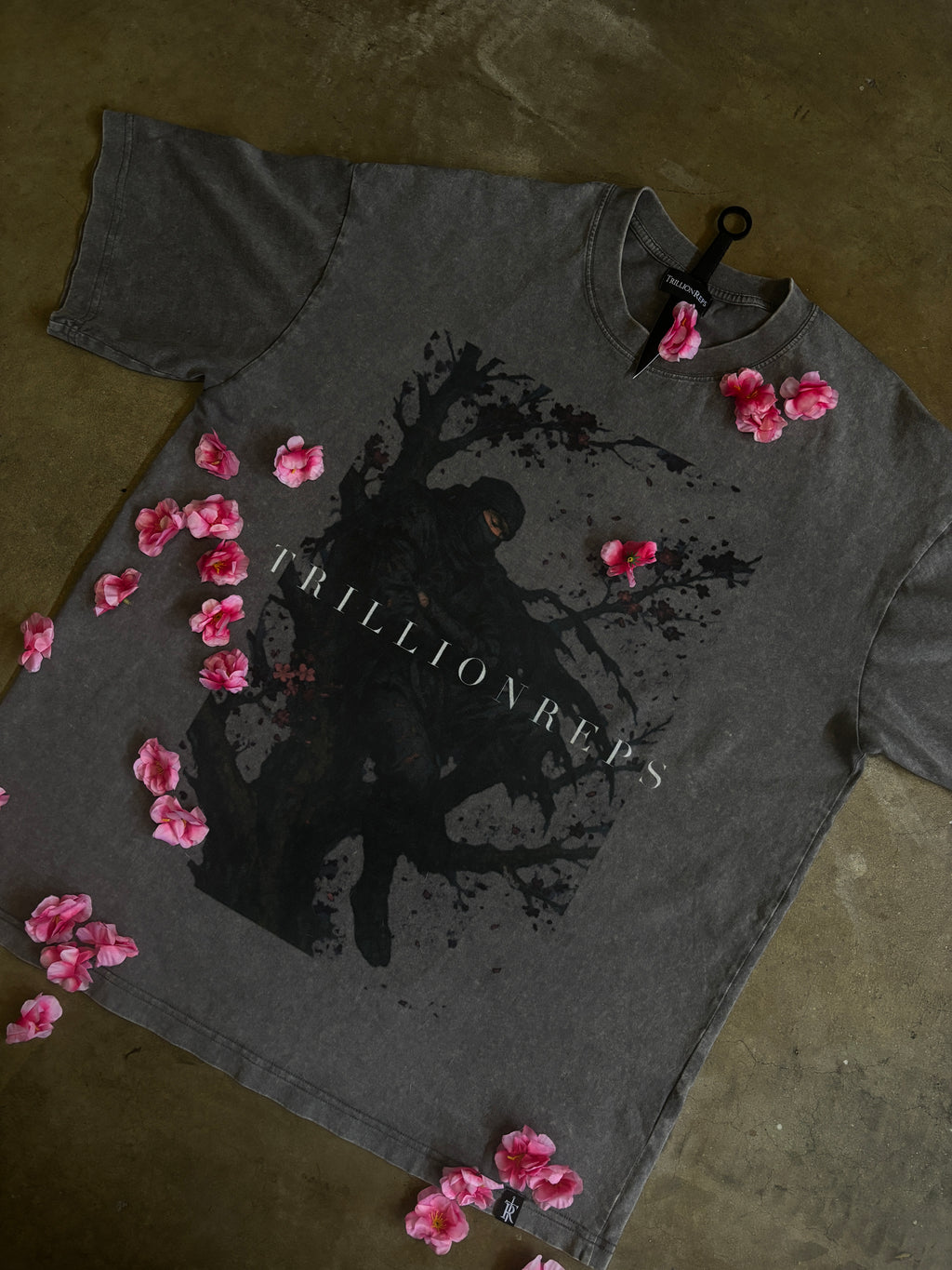[Blossom] Graphic T-Shirt
