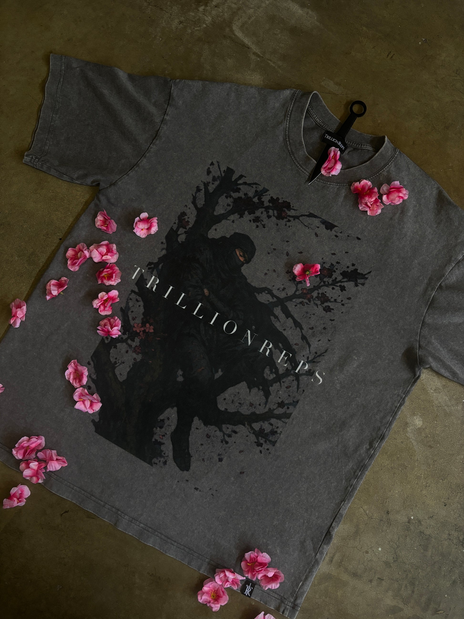 [Blossom] Graphic T-Shirt